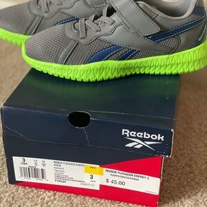 NEW boys Reebok size 3